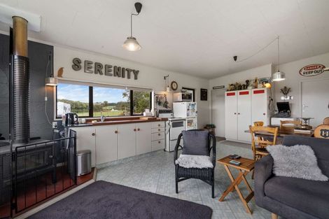 Photo of property in 5 Lakeside Road, Hinahina, Owaka, 9586