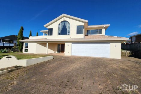 Photo of property in 20 Whiting Grove, West Harbour, Auckland, 0618