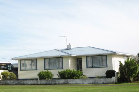Photo of property in 24 High Street West, Waitara, 4320