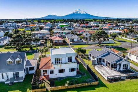 Photo of property in 22 Fox Street, Opunake, 4616