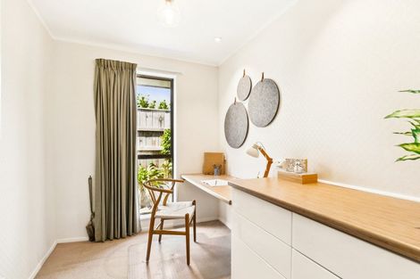 Photo of property in 8a Beauchamp Street, Karori, Wellington, 6012