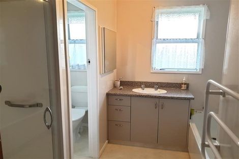 Photo of property in 27 Kennedy Avenue, Feilding, 4702