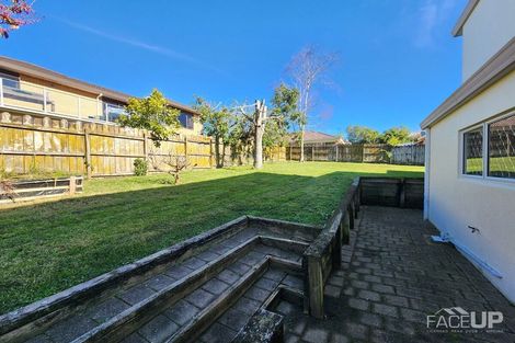 Photo of property in 20 Whiting Grove, West Harbour, Auckland, 0618