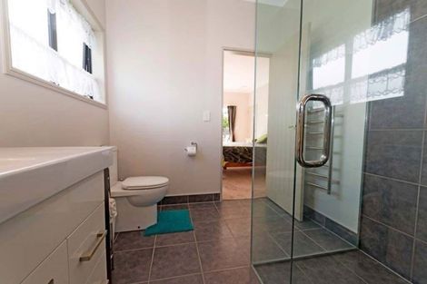 Photo of property in 65d View Road, Henderson, Auckland, 0612