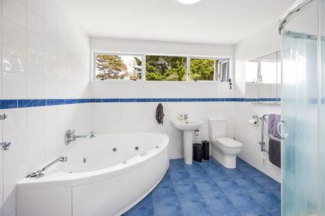 Photo of property in 7 Waima Crescent, Titirangi, Auckland, 0604