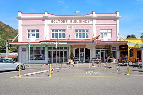 Photo of property in 2/33 Beach Road, Paekakariki, 5034