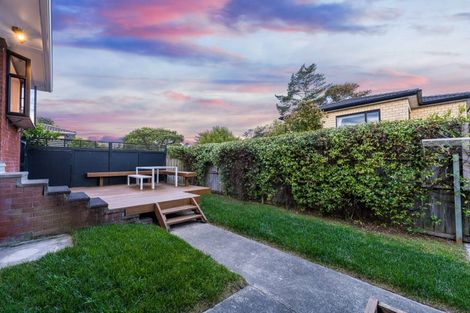 Photo of property in 26a Finlow Drive, Te Atatu South, Auckland, 0610