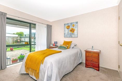 Photo of property in 8 Coulston Place, Riverdale, Gisborne, 4010