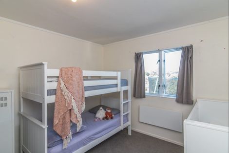Photo of property in 3 Freyberg Crescent, Waikanae Beach, Waikanae, 5036