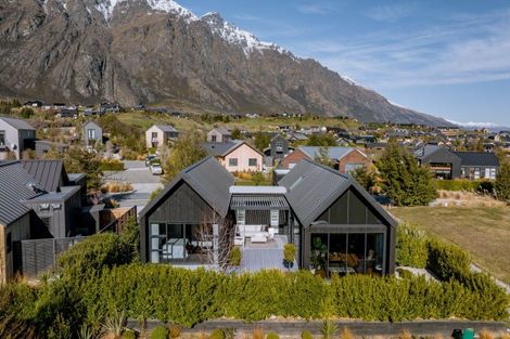 Photo of property in 4 Kerrera Lane, Jacks Point, Queenstown, 9371