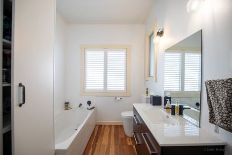 Photo of property in Wallis Street, Raglan, 3225