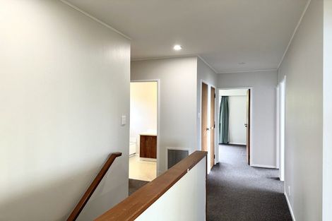 Photo of property in 18 Oakleigh Street, Maungaraki, Lower Hutt, 5010