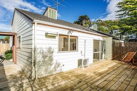 Photo of property in 2/146 Newlands Road, Newlands, Wellington, 6037