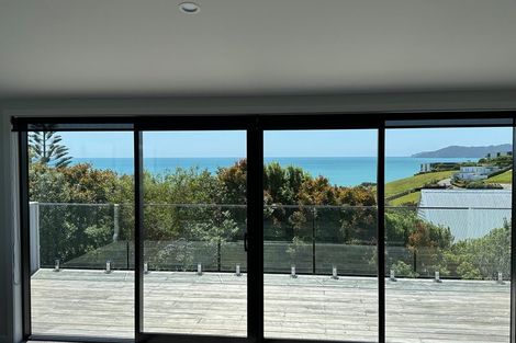 Photo of property in 77 Stratford Drive, Cable Bay, 0420