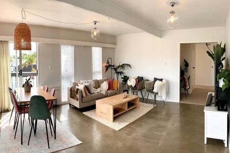 Photo of property in 1/23 Hart Road, Hauraki, Auckland, 0622