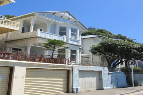 Photo of property in 194 Oriental Parade, Oriental Bay, Wellington, 6011