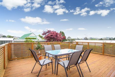 Photo of property in 10 Stottholm Road, Titirangi, Auckland, 0604