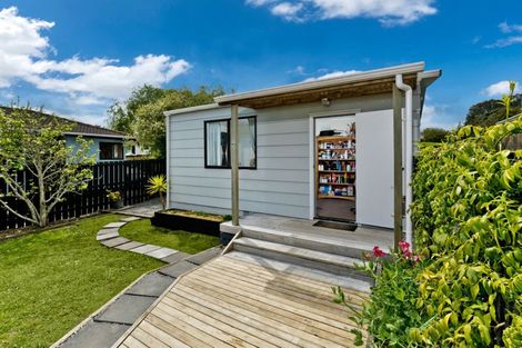 Photo of property in 125 Solar Road, Glen Eden, Auckland, 0602