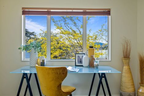 Photo of property in 2/23 Wairau Road, Forrest Hill, Auckland, 0627