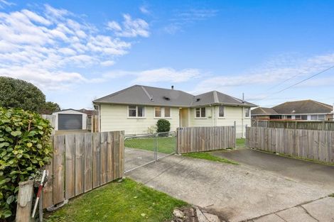 Photo of property in 23 Lambeth Crescent, Northcote, Christchurch, 8052