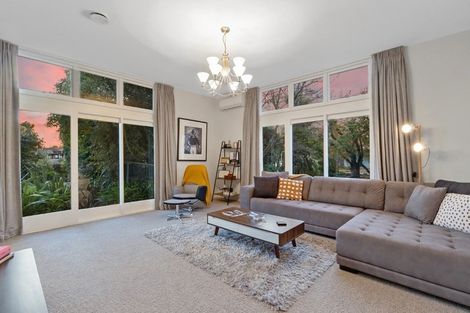 Photo of property in 2 Poulton Avenue, Richmond, Christchurch, 8013