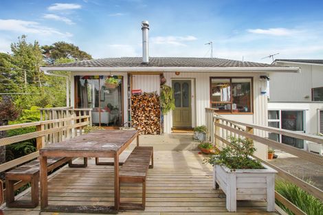 Photo of property in 2/39 Brunton Place, Glenfield, Auckland, 0629