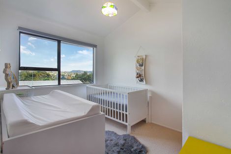 Photo of property in 2/39 Brunton Place, Glenfield, Auckland, 0629