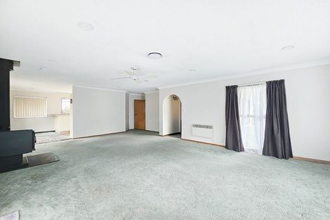 Photo of property in 18 Regency Crescent, Redwood, Christchurch, 8051