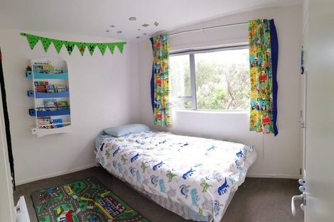 Photo of property in 4 Versailles Street, Karori, Wellington, 6012