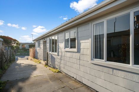 Photo of property in 45 Effingham Street, North New Brighton, Christchurch, 8083