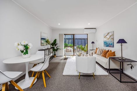 Photo of property in 1/636 Mount Wellington Highway, Mount Wellington, Auckland, 1062