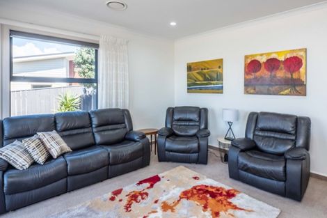 Photo of property in 10 Simpson Crescent, Raumati Beach, Paraparaumu, 5032