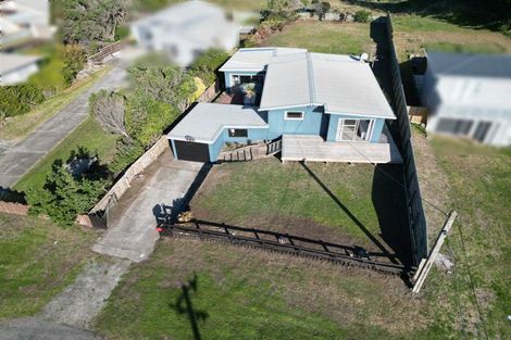 Photo of property in 20 Mack Street, Foxton Beach, Foxton, 4815