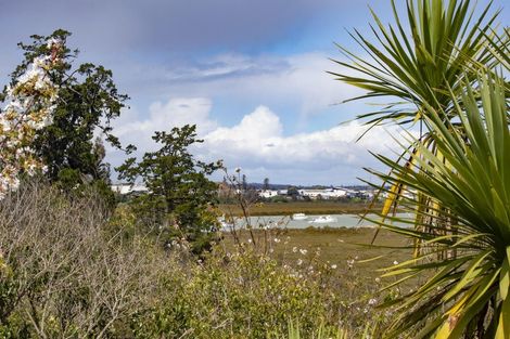 Photo of property in 2/59 Jaemont Avenue, Te Atatu South, Auckland, 0610