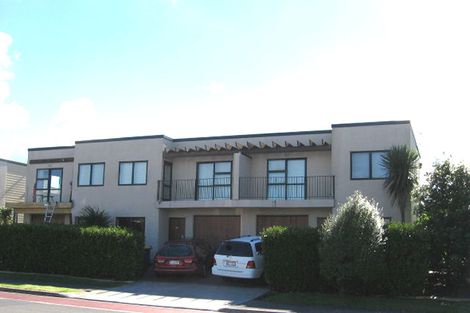 Photo of property in 13 Gunner Drive, Te Atatu Peninsula, Auckland, 0610