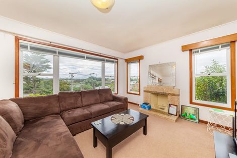 Photo of property in 10 Woodward Avenue, Mangere Bridge, Auckland, 2022