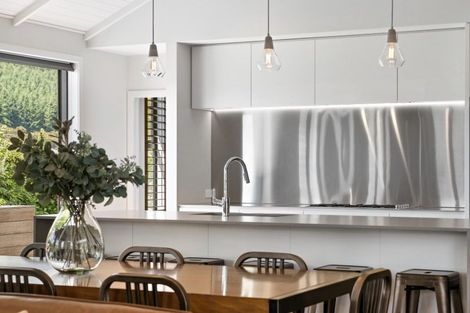 Photo of property in 2 Avalanche Place, Wanaka, 9305