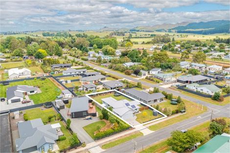 Photo of property in 16 Dee Street, Otane, 4202