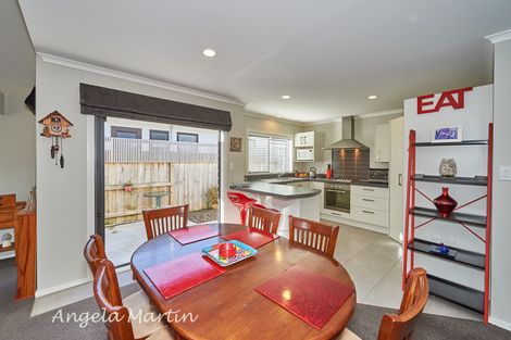 Photo of property in 1 Cullen Court, Palmerston North, 4410