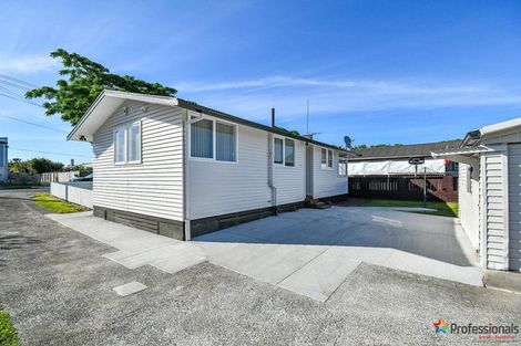 Photo of property in 1/2 Kent Road, Manurewa, Auckland, 2102