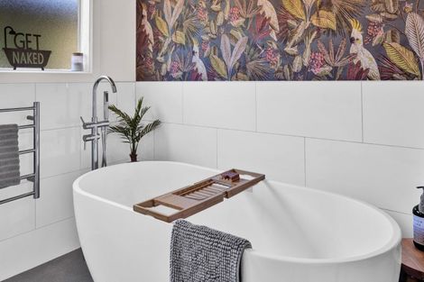 Photo of property in 44 Upjohn Street, Brooklands, New Plymouth, 4310