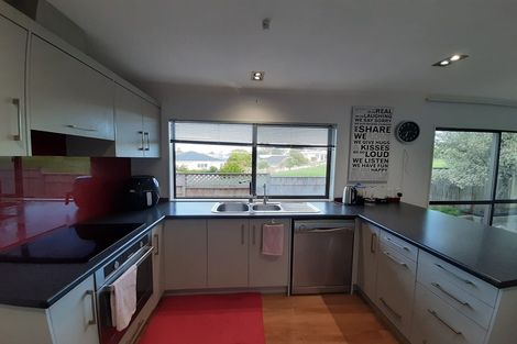 Photo of property in 90b Simmental Crescent, Somerville, Auckland, 2014