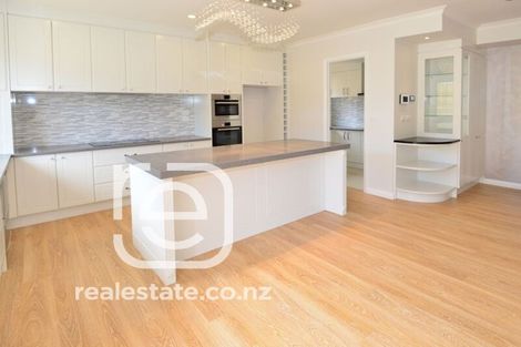 Photo of property in 68 Huntington Park Drive, Greenhithe, Auckland, 0632