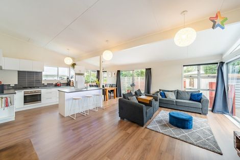 Photo of property in 303 Wellington Road, Wainuiomata, Lower Hutt, 5014