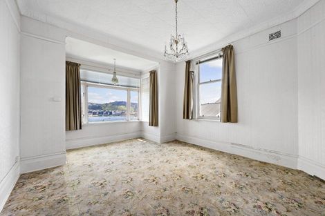 Photo of property in 49 The Crescent, Roseneath, Wellington, 6011