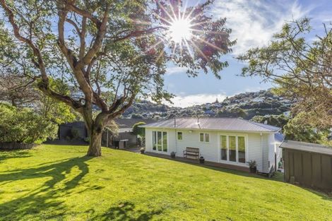 Photo of property in 18 Delhi Crescent, Khandallah, Wellington, 6035