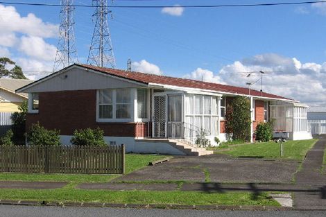 Photo of property in 2/24 Dale Crescent, Pakuranga, Auckland, 2010