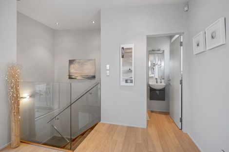 Photo of property in 27 Rita Way, Omaha, 0986