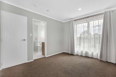 Photo of property in 2b Wyon Way, Flat Bush, Auckland, 2016