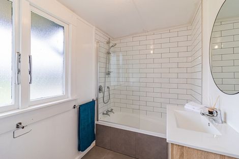 Photo of property in 117 Cornfoot Street, Castlecliff, Whanganui, 4501